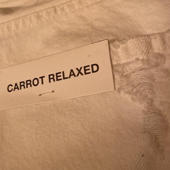 NWT. Zara Men White Tapered Relaxed Fit Ripped Jeans - Picture 12 of 14